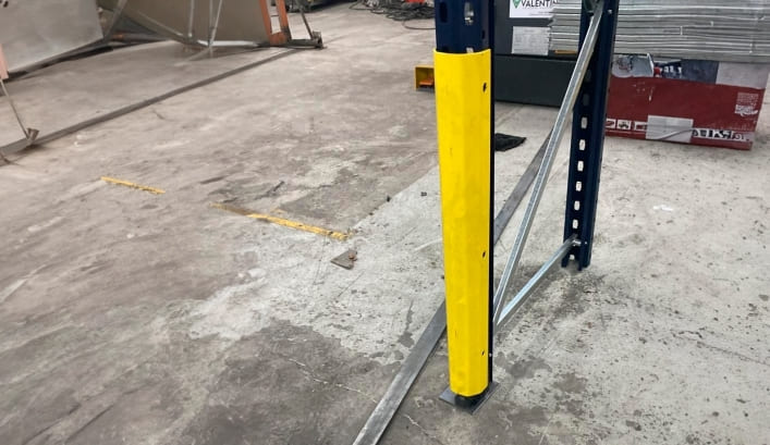 Protetor de Coluna tipo caneleira — proteção de montantes